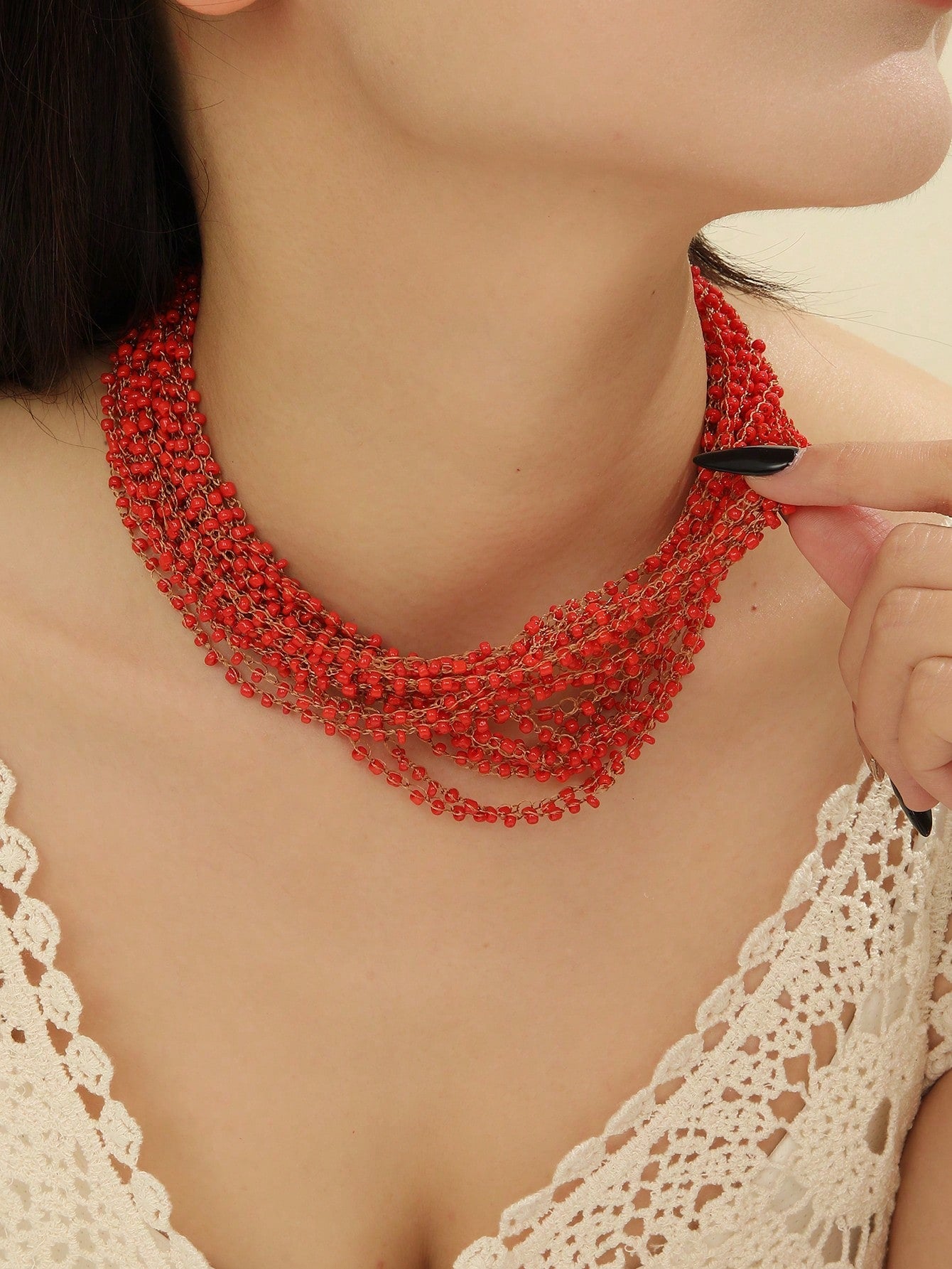 قلادة محبوكة ومزينة بالخرز مصنوعة يدوياً، بأسلوب بوهيمي وأسلوب شعبي في أوروبا وأمريكا