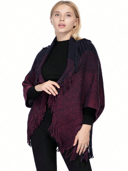 رداء أنيق أساسي بمفتاح على شكل خفاش لون كاكي للسيدات مزين بوشاح على شكل مهرجان معلق بوصلة تمكين