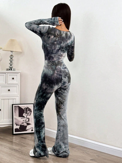 جيمبسوت نسائي بياقة مربعة وساق جرس