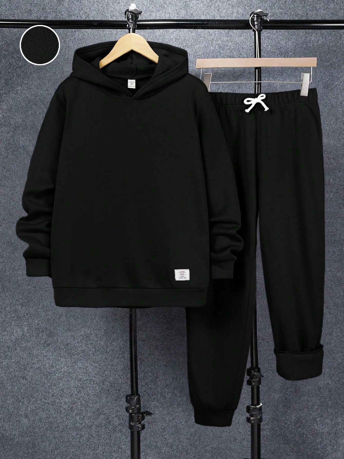 أطقم للفتيان الشباب