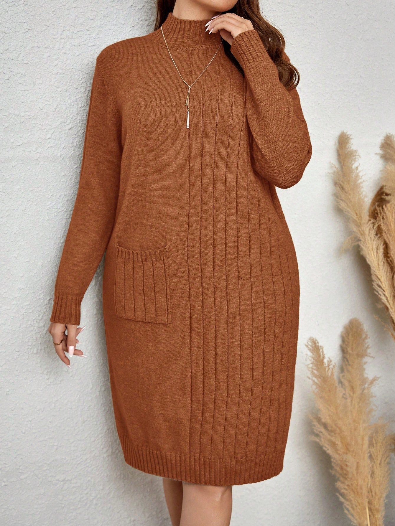 فستان كنزة صوفية مضفر بأكمام طويلة مع جيوب بمقاسات كبيرة