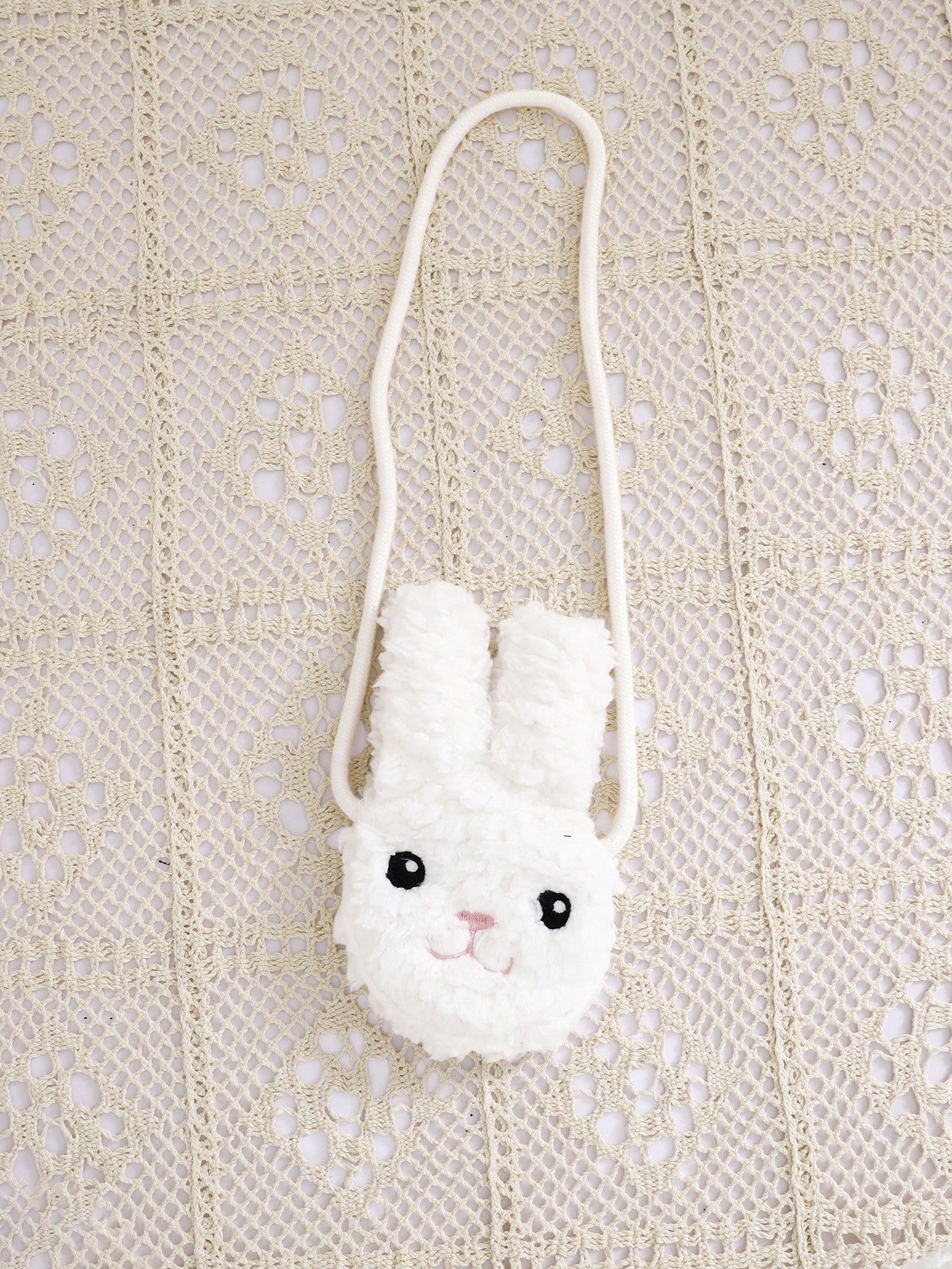 طقم 2 قطعة من الأذن المكونة من هودي كرتوني فاخر ذو ألوان مختلفة وحقيبة متقاطعة للبنات الصغار