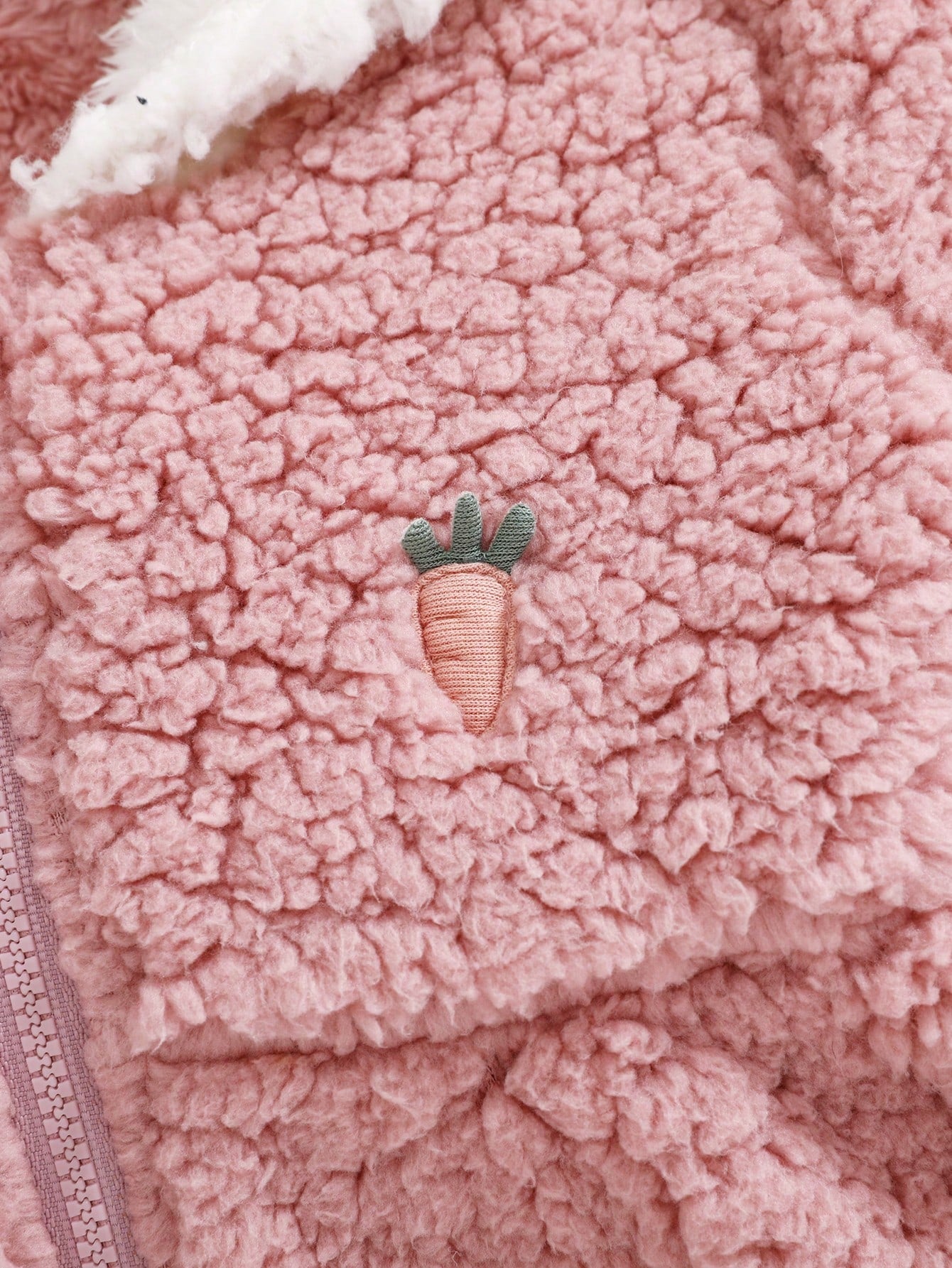 طقم 2 قطعة من الأذن المكونة من هودي كرتوني فاخر ذو ألوان مختلفة وحقيبة متقاطعة للبنات الصغار