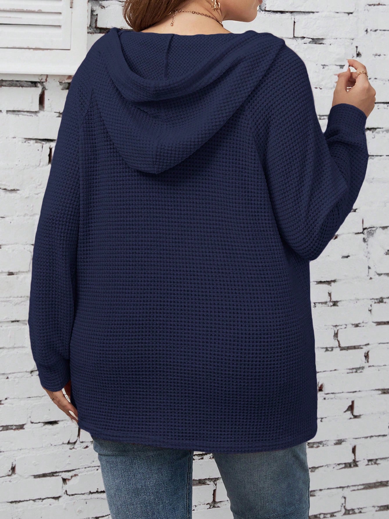 لوزة هودي بتصميم أنيق بخيط جذب وأحادية اللون