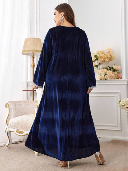 ملابس عربية بمقاسات كبيرة