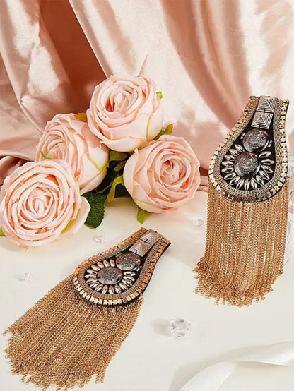 شارة للكتف مع تفاصيل زخرفية لتزيين الملابس