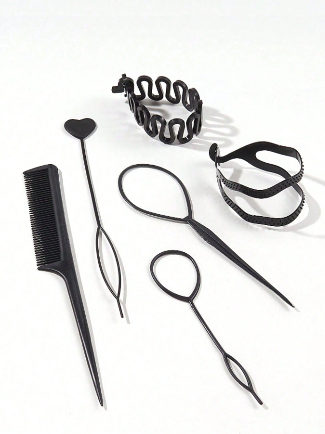 مجموعة أدوات تصفيف الشعر الأسود 6 قطع ، بما في ذلك صانع الكعكة وزهرة الشعر ولف كعكة الشعر وعصا الشعر ومشط الشعر ومشبك الشعر