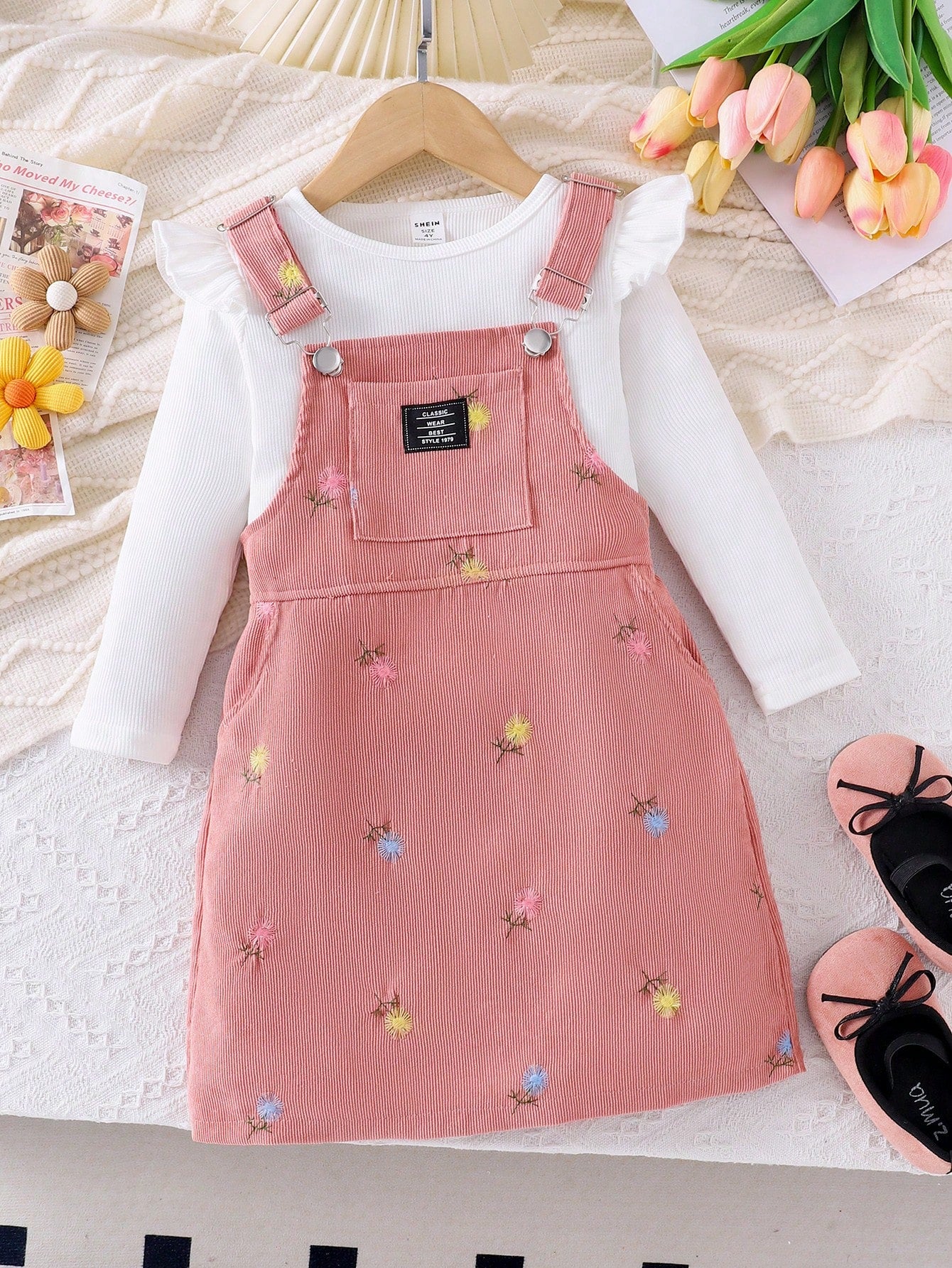 مجموعة فستان قصير مطرز بالأزهار وبلوزة بأكمام وبقلنسوة صغيرة