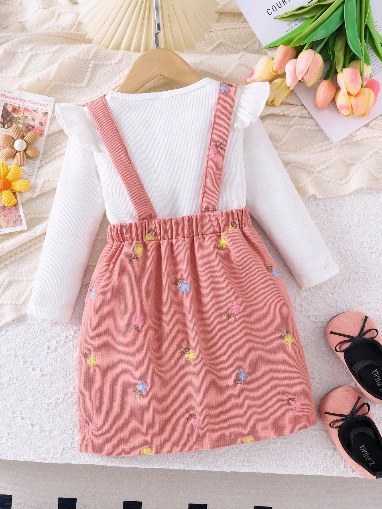 مجموعة فستان قصير مطرز بالأزهار وبلوزة بأكمام وبقلنسوة صغيرة