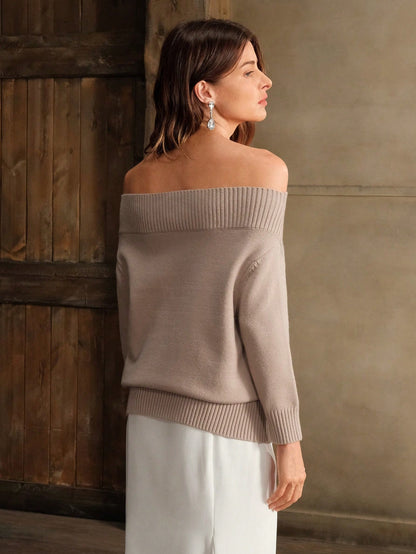 كنزة محبوكة بحلية منتجة يدويًا وبأكتاف مكشوفة، للخريف