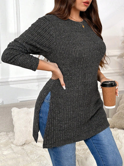 تي شيرت كاجوال طويل الأكمام مقسّم الجانب بلون سادة مقاسات كبيرة، خريف/شتاء