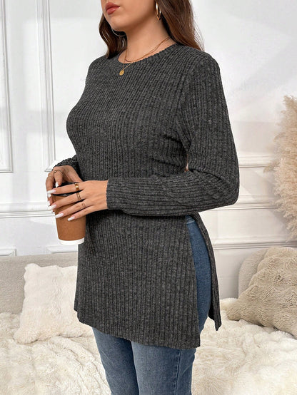 تي شيرت كاجوال طويل الأكمام مقسّم الجانب بلون سادة مقاسات كبيرة، خريف/شتاء