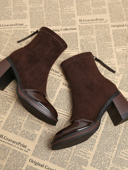 د بوت أنيق بكعب سميك عالي بتصميم قريب من الكاحل ذو رؤوس حادة للنساء