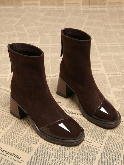 د بوت أنيق بكعب سميك عالي بتصميم قريب من الكاحل ذو رؤوس حادة للنساء