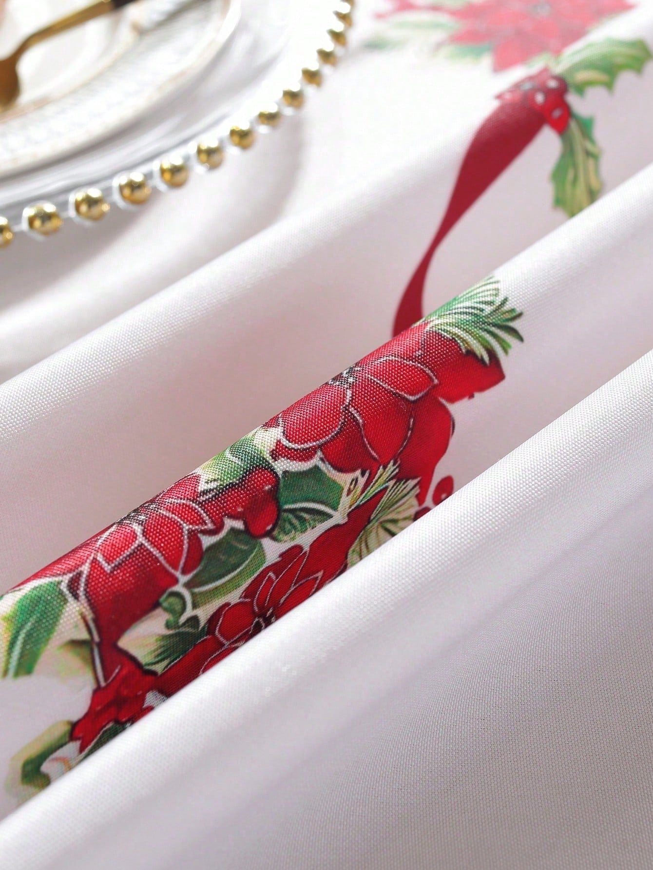 مفرش طاولة عيد الميلاد المبهج - أحمر بزخارف أزهار وشرائط احتفالية، مفرش طاولة مستطيل للأعياد والديكور المنزلي، ديكورات طاولة عيد الميلاد