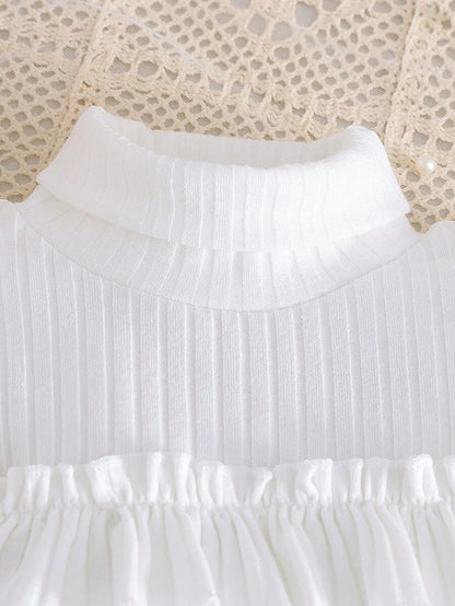 دينيم طفلة صغيرة