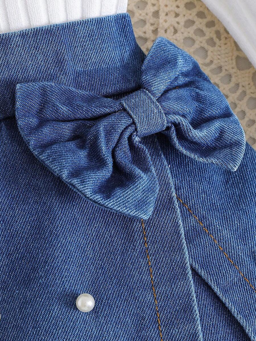 دينيم طفلة صغيرة