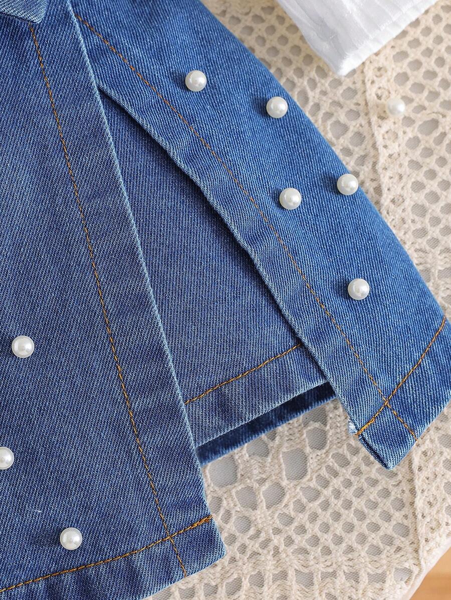 دينيم طفلة صغيرة