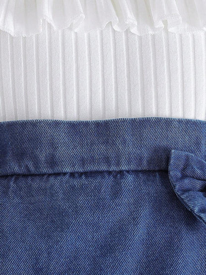 دينيم طفلة صغيرة