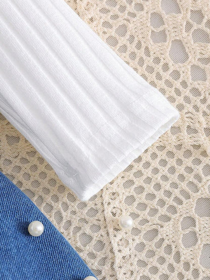 دينيم طفلة صغيرة