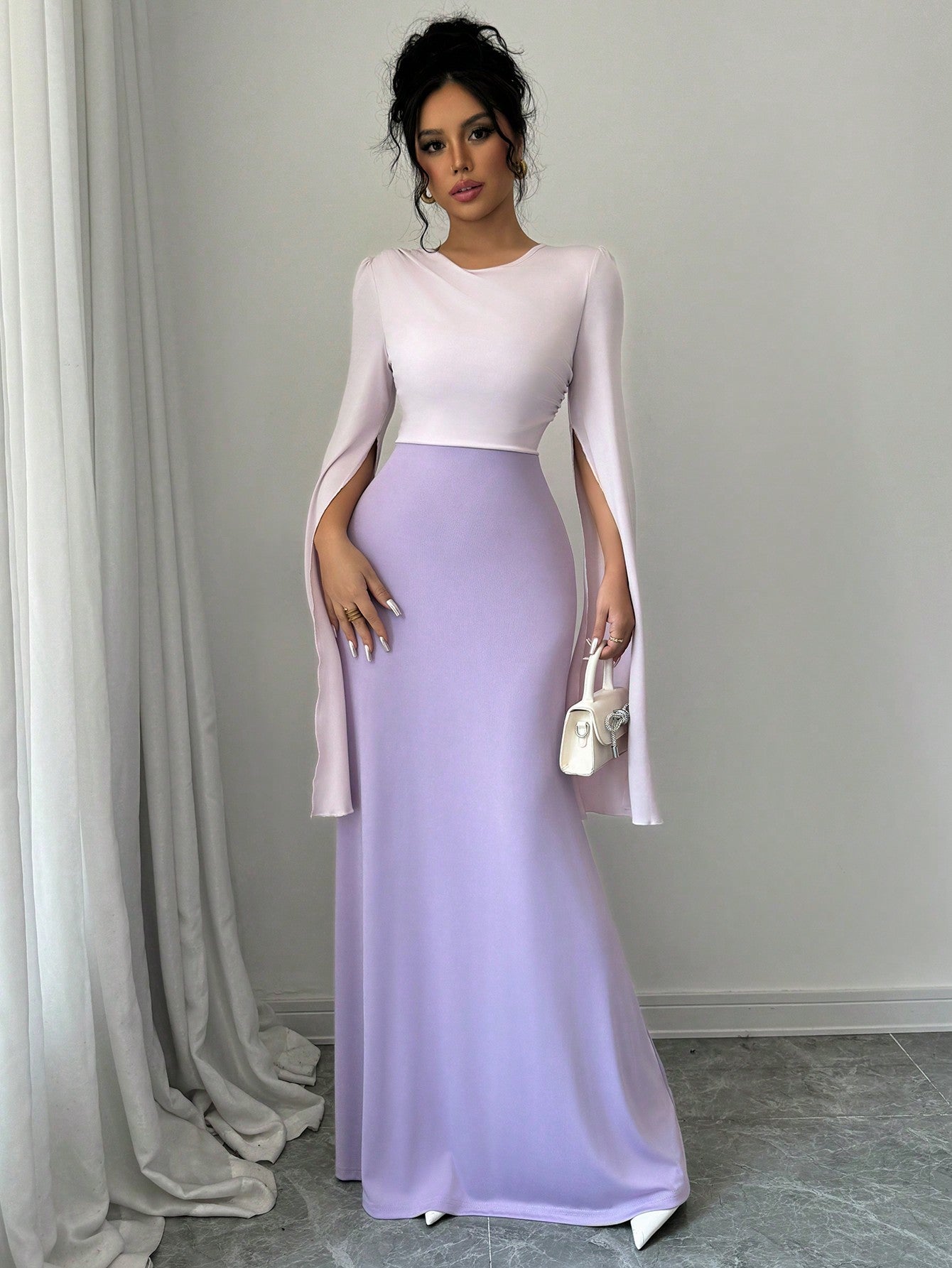 فستان نسائي طويل ذو أكمام منفصلة واسعة مخضر الذيل