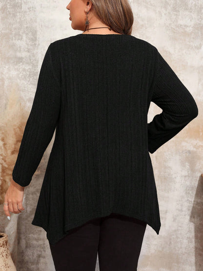 تيشيرت بياقة طاقم بأكمام طويلة وتصميم بسيط للنساء