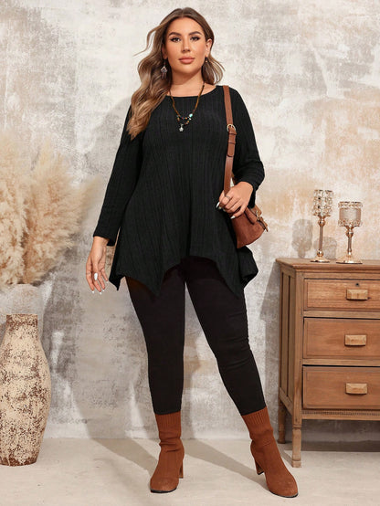 تيشيرت بياقة طاقم بأكمام طويلة وتصميم بسيط للنساء