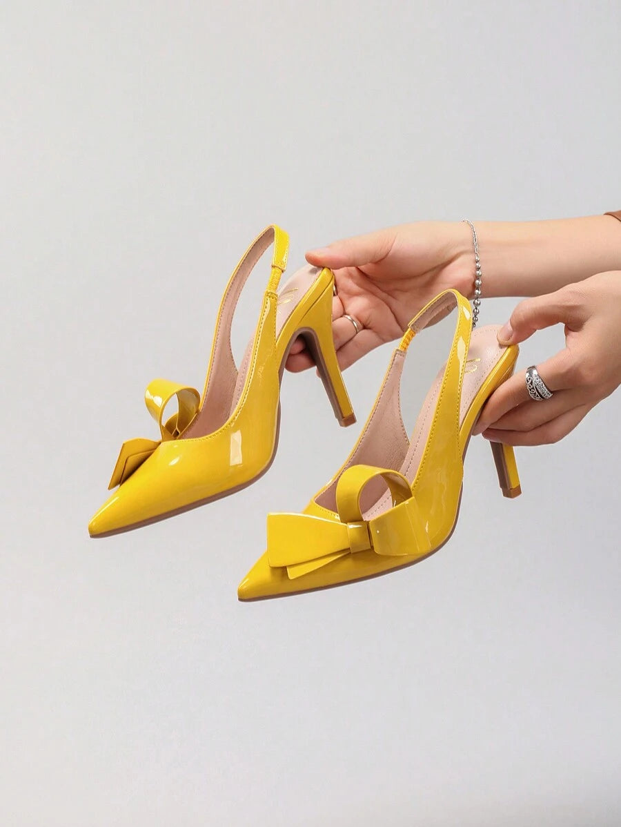 أحذية نسائية ذات كعب عالي