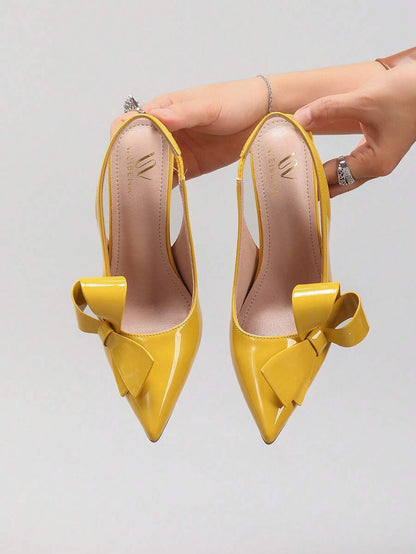 أحذية نسائية ذات كعب عالي