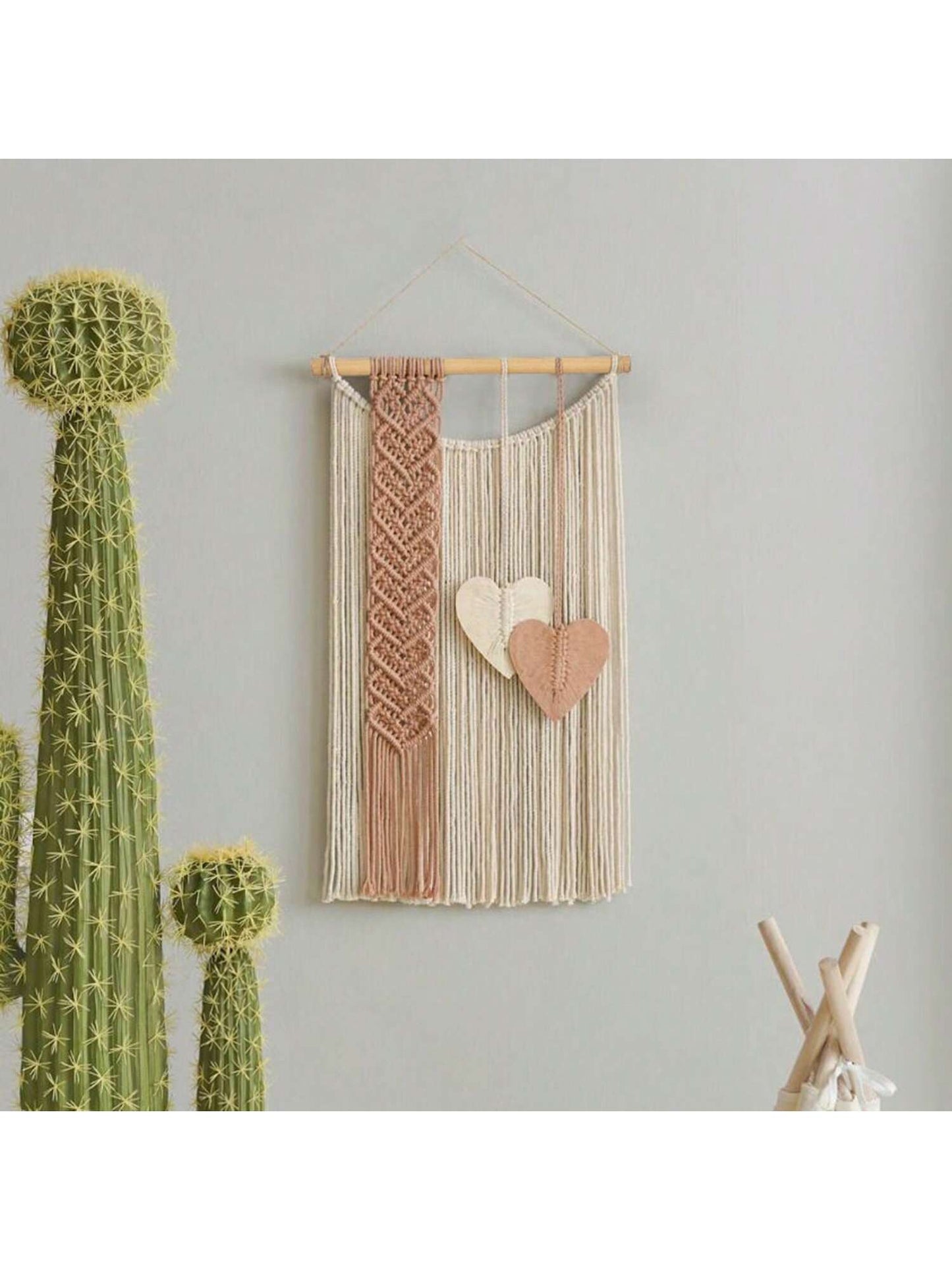 ديكور على شكل قلب لسجاد الحائط