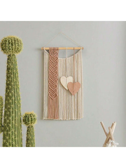 ديكور على شكل قلب لسجاد الحائط