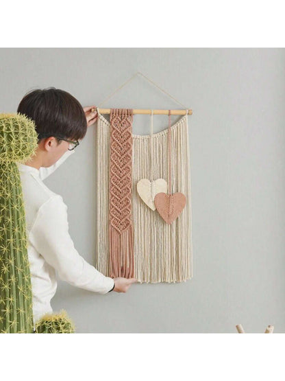 ديكور على شكل قلب لسجاد الحائط