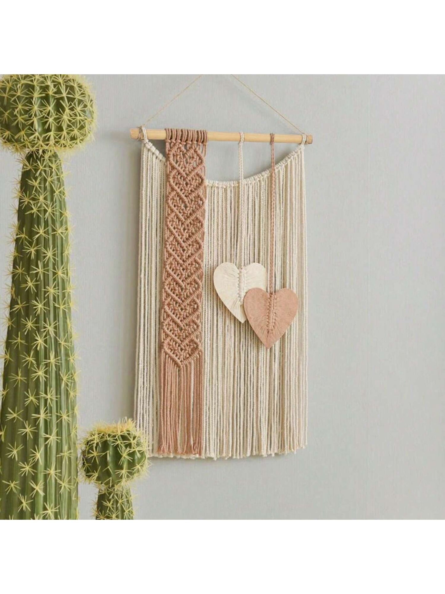 ديكور على شكل قلب لسجاد الحائط