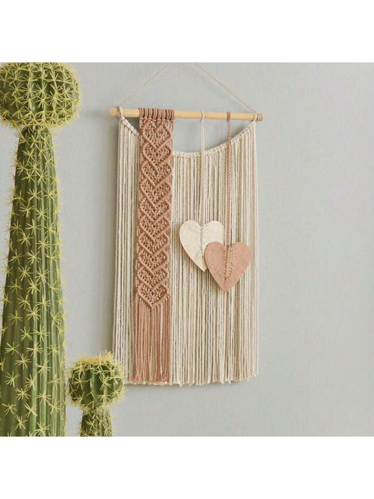 ديكور على شكل قلب لسجاد الحائط