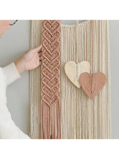 ديكور على شكل قلب لسجاد الحائط