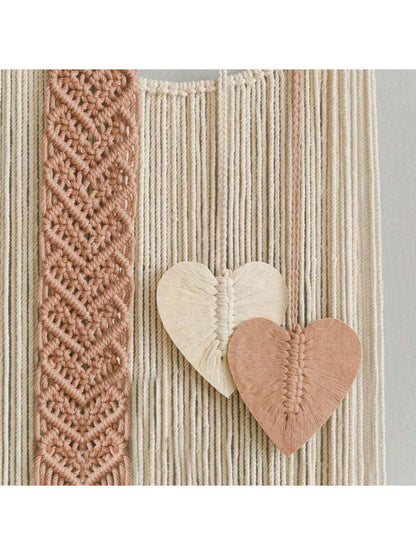 ديكور على شكل قلب لسجاد الحائط