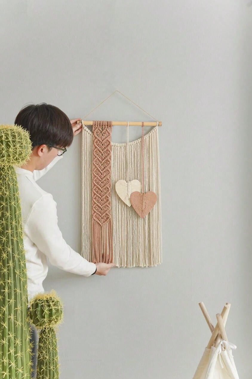 ديكور على شكل قلب لسجاد الحائط