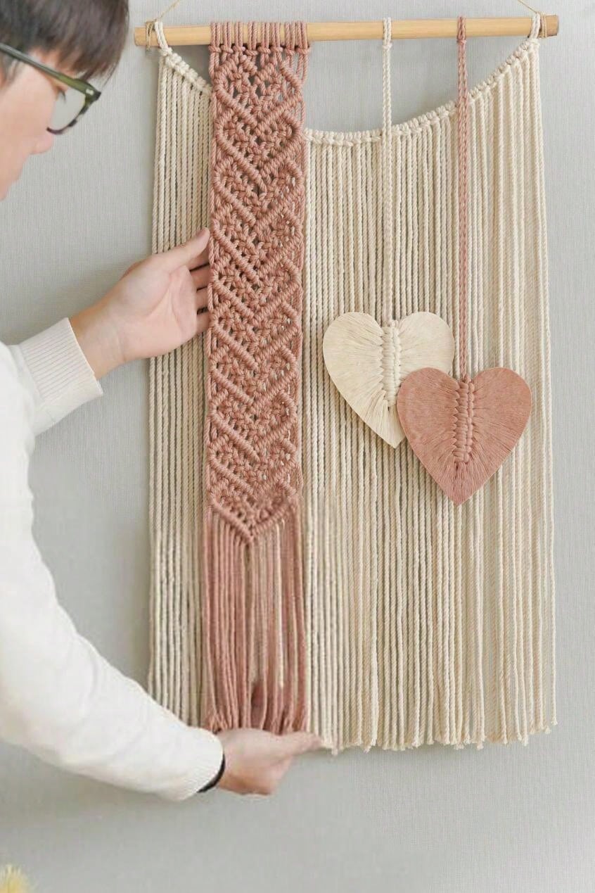 ديكور على شكل قلب لسجاد الحائط