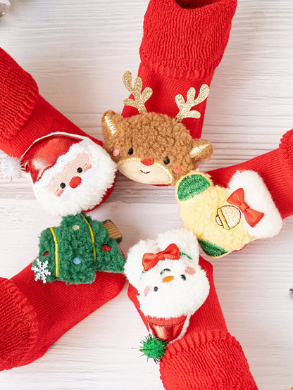 زوج من الجوارب القصيرة المضادة للانزلاق للأطفال