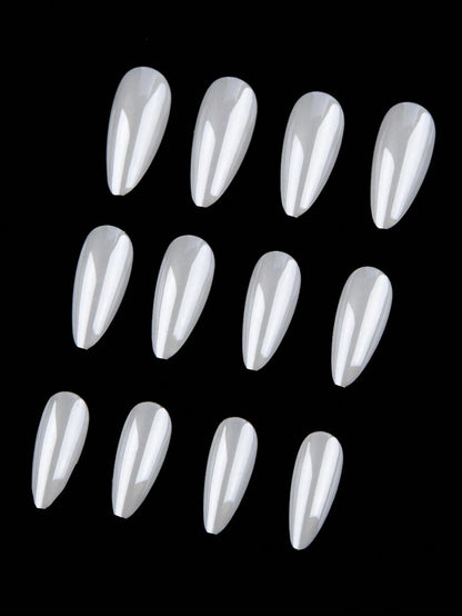 طقم أظافر ب- 24 قطعة من الأظافر الاصطناعية