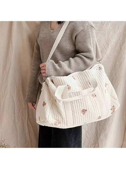 حقيبة بوسطن الكبيرة المبطنة بطبعة الدب