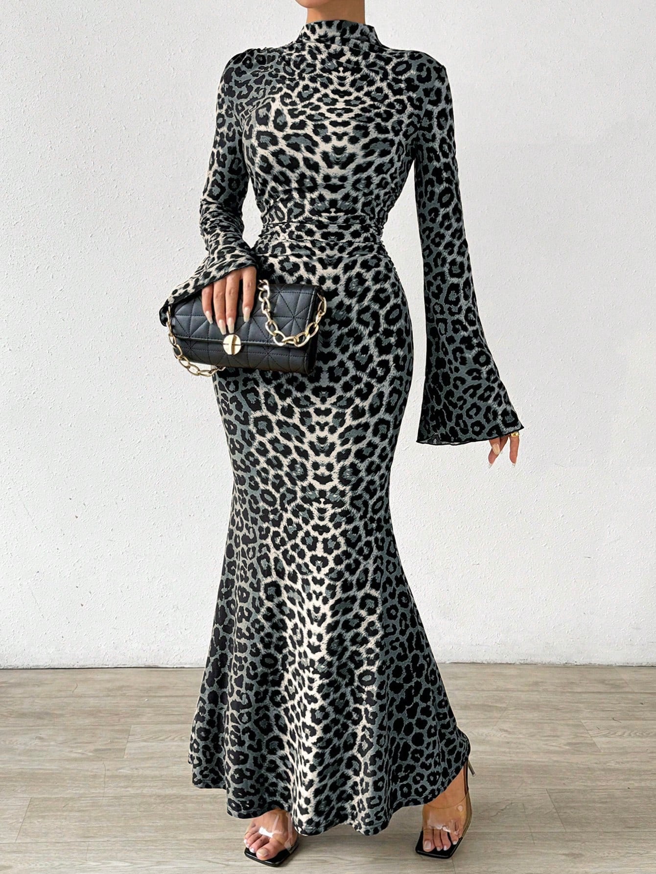 فستان ماكسي أنيق بقصة ذيل الحوت للشتاء والخريف، بأكمام طويلة ضيقة وعالية الرقبة من نمط بقع النمر