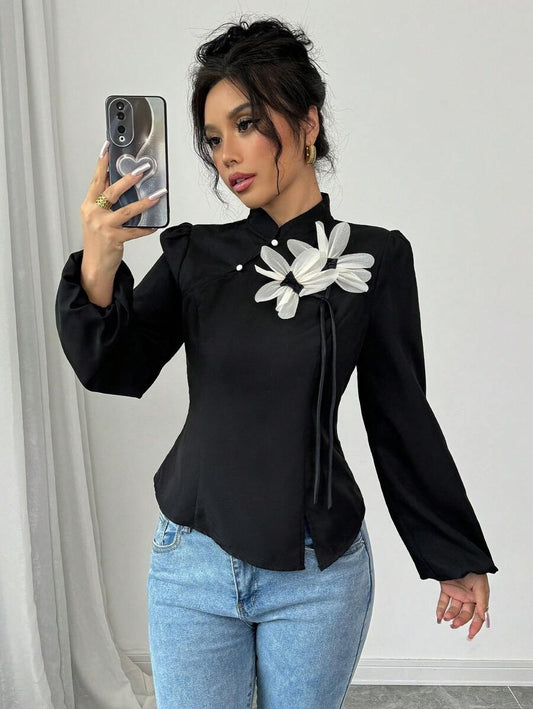 بلوزة نسائية