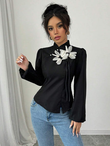 بلوزة نسائية