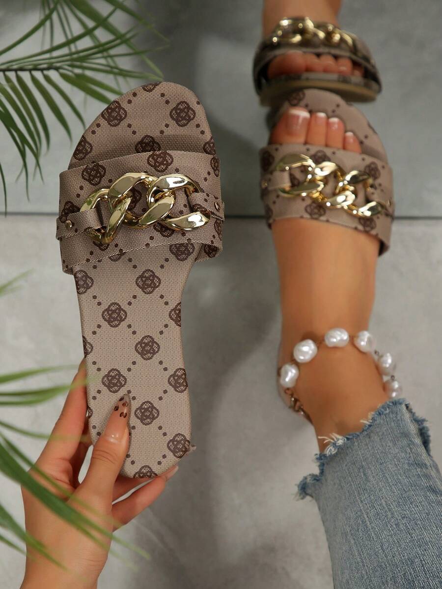 صنادل نسائية