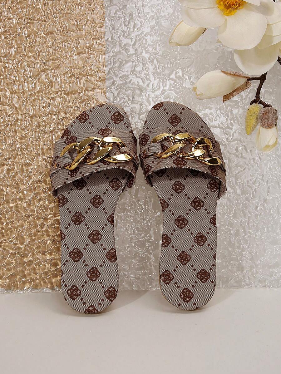 صنادل نسائية