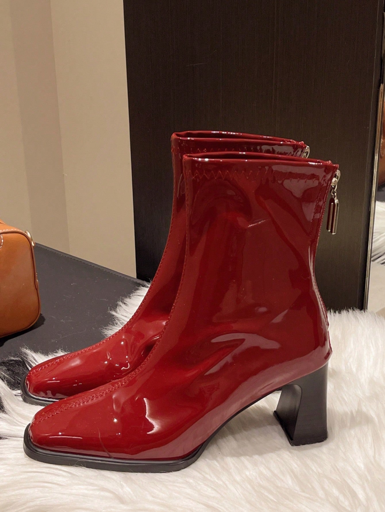 حذاء نسائي للكاحل بلون أحمر خمري، كعب سميك سميك ذو نعل سميك