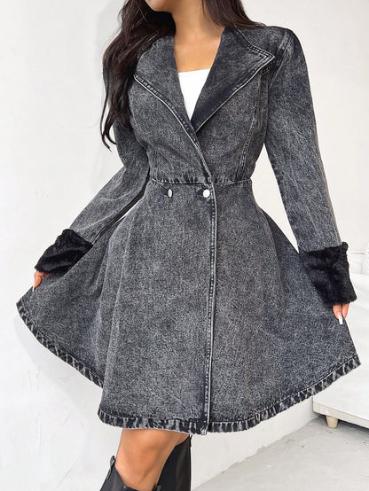 معطف وجاكيت جينز نسائي مع أكمام من الفرو الناعم، مبطن بقماش سميك