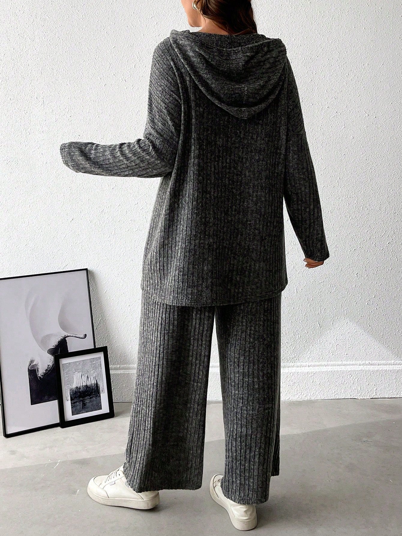 طقم نسائي منسق