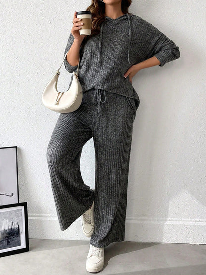 طقم نسائي منسق